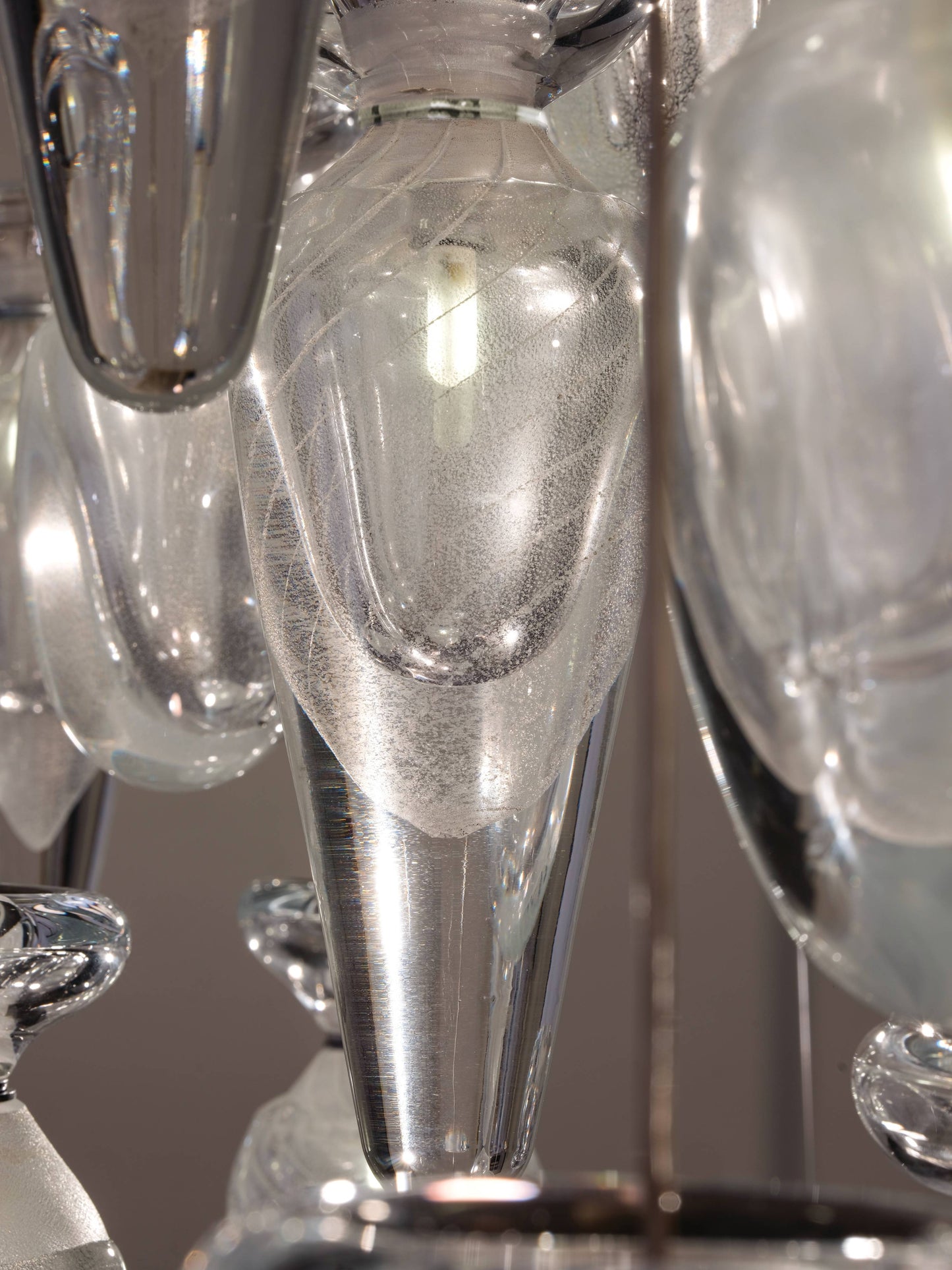 8.5-Inch Hand-Blown Glass Pendant Light / Clear Tear / Gold
